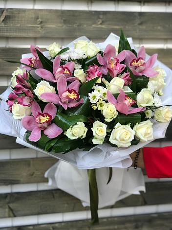 Букет цветов из: Розы и Хризантемы в Темнолесской