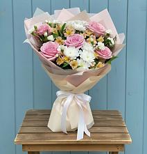 Букет цветов из:  Гвоздики, Орхидеи и Розы в Темнолесской