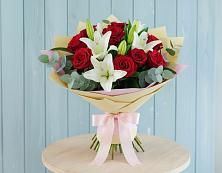 Букет цветов из:  Лилии и Розы в Темнолесской