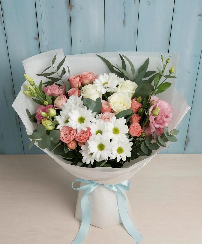 Букет нежный в Темнолесской Букет цветов из: Розы, Лизиантусы и Хризантемы в Темнолесской