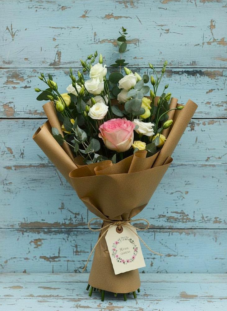 Букет цветов из: Розы и Лизиантусы в Темнолесской