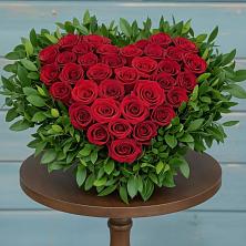 Цветочная композиция из Розы в виде сердца в Темнолесской