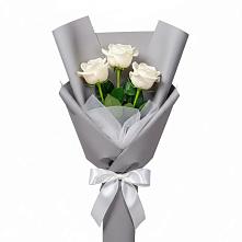 Букет 3 белые розы в Темнолесской
