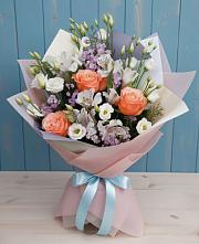 Букет цветов из:  Лизиантусы, Розы, Альстромерии и Гипсофила в Темнолесской