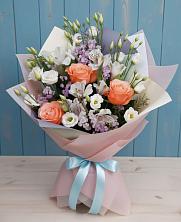 Букет цветов из:  Лизиантусы, Розы, Альстромерии и Гипсофила в Темнолесской