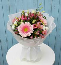 Букет прохладный бриз в Темнолесской Букет цветов из:  Герберы, Альстромерии и Лизиантусы в Темнолесской