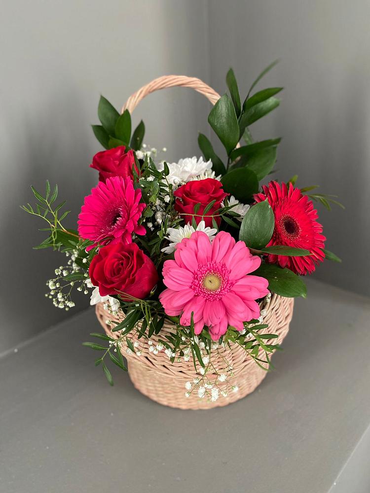 Цветочная композиция из Розы, Хризантемы и Герберы в корзине в Темнолесской