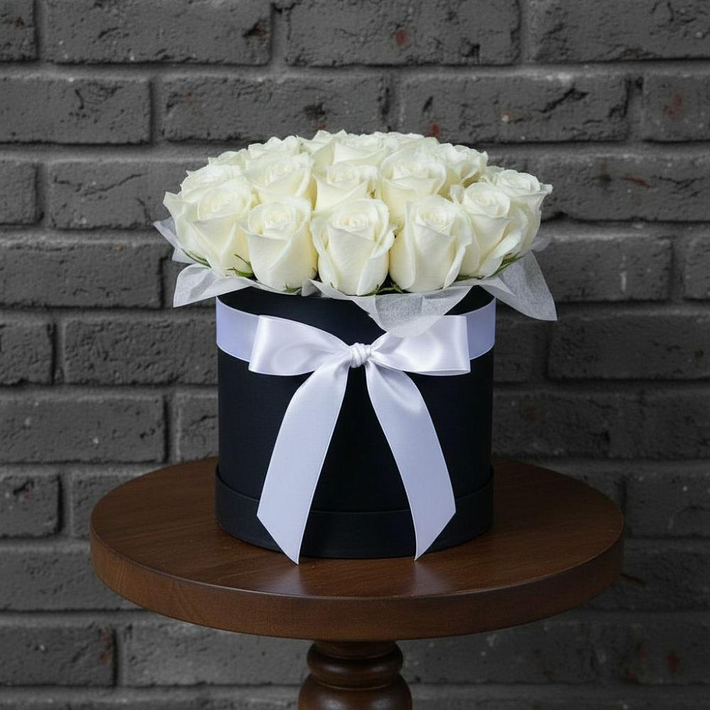 Композиция воздушная нежность в Темнолесской Цветочная композиция из Розы в шляпной коробке в Темнолесской