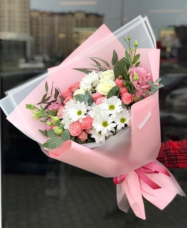 Букет цветов из: Розы, Лизиантусы и Хризантемы в Темнолесской