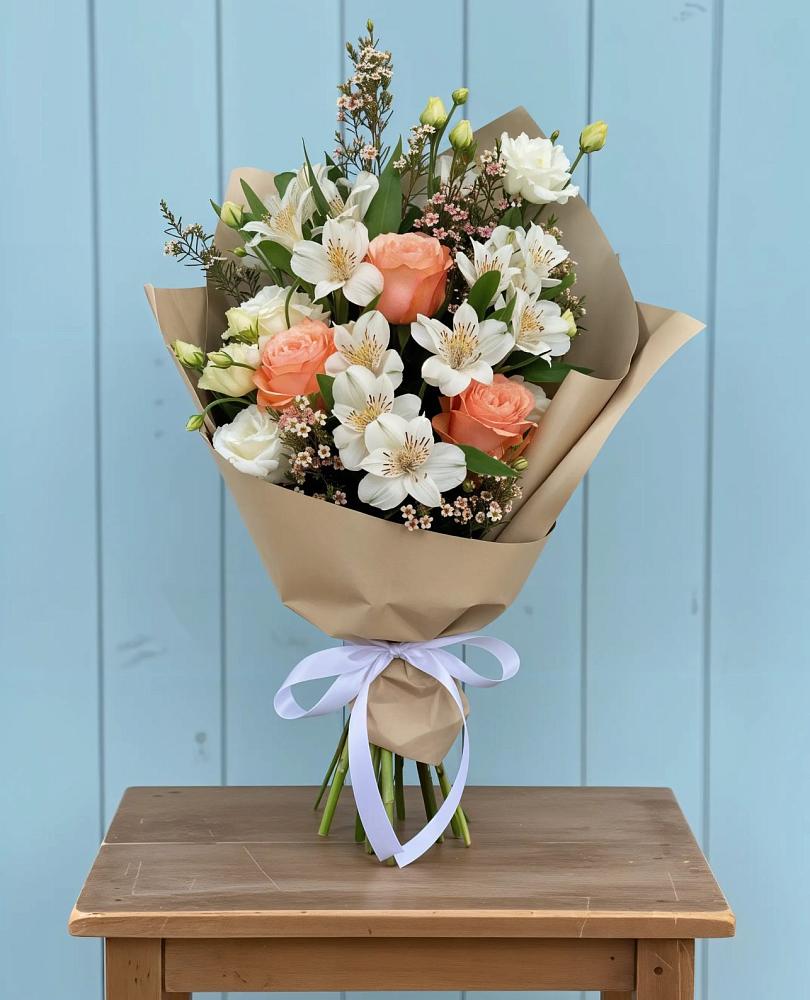 Букет цветов из: Альстромерии, Лизиантусы, Розы и Хризантемы в Темнолесской